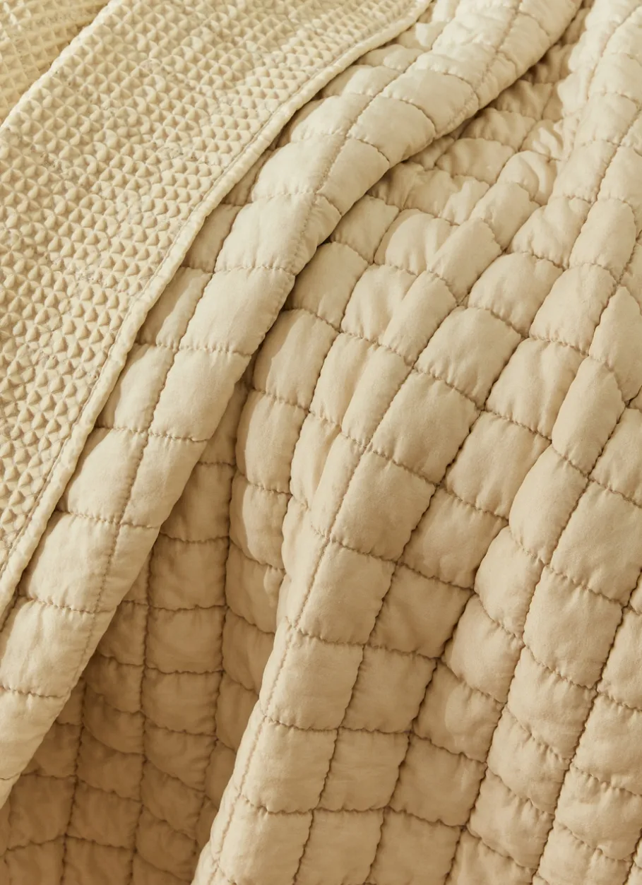 Bouchara Jete De Lit, Edredon^COUVRE-LIT MOLLETONNÉ GAUFRÉ