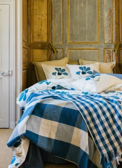 Bouchara Plaid^PLAID EN GAZE DE COTON À CARREAUX RÉVERSIBLE